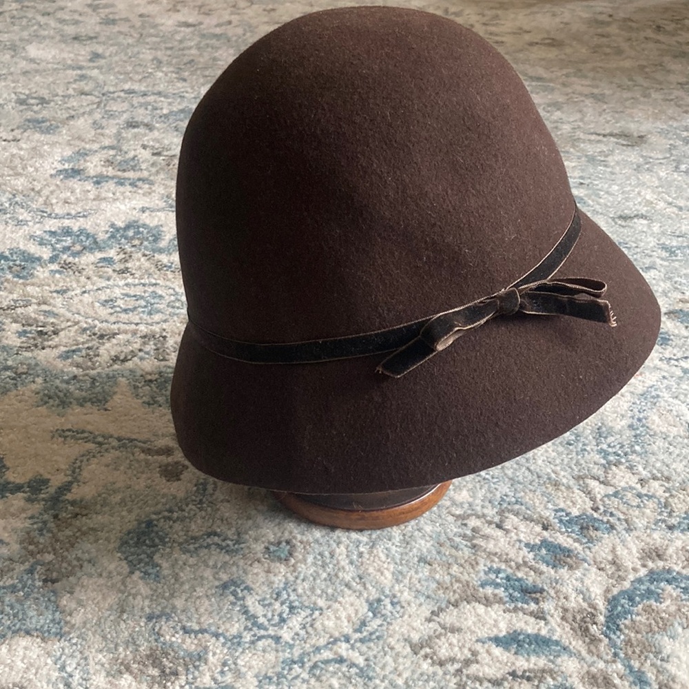Elegant Brown Cloche Hat with Black Ribbon